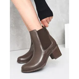 The Roadster Lifestyle Co Women Block-Heeled Chelsea Boots