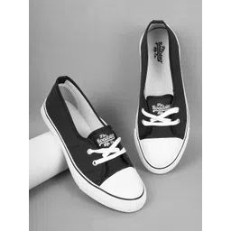 The Roadster Lifestyle Co Women Casual Sneakers