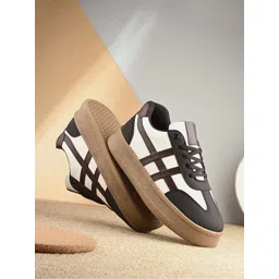 The Roadster Lifestyle Co Women Casual Sneakers