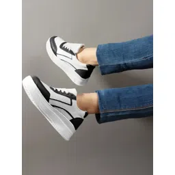 The Roadster Lifestyle Co. Women Casual Sneakers