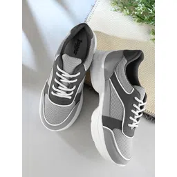 The Roadster Lifestyle Co Women Casual Sneakers