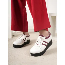 The Roadster Lifestyle Co Women Casual Sneakers