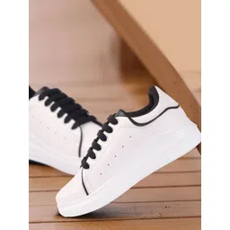 The Roadster Lifestyle Co. Women Colourblocked Casual Sneakers