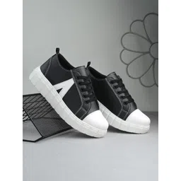 The Roadster Lifestyle Co. Women Colourblocked Lace-Up Sneakers