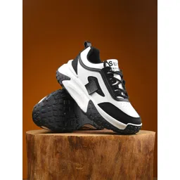 The Roadster Lifestyle Co. Women Colourblocked Lightweight Running Shoes