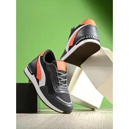 The Roadster Lifestyle Co. Women Grey & Black Colourblocked Lightweight Sneakers