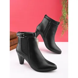 The Roadster Lifestyle Co Women Kitten Heel Boots