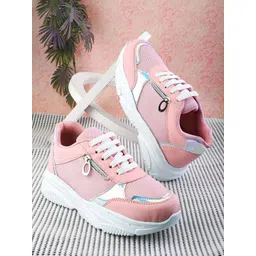 The Roadster Lifestyle Co Women Laceup Colourblocked Sneakers