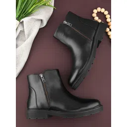 The Roadster Lifestyle Co Women Round Toe Block-Heeled Regular Boots