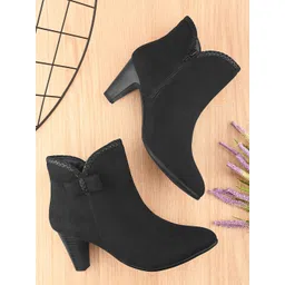 The Roadster Lifestyle Co Women Round Toe Kitten Heeled Regular Boots