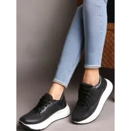 The Roadster Lifestyle Co Women Round Toe Lightweight Lace-Ups Sneakers