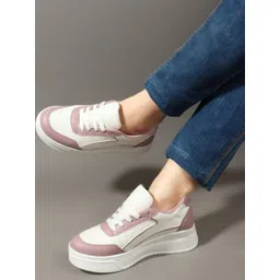 The Roadster Lifestyle Co Women Round Toe Lightweight Lace-Ups Sneakers