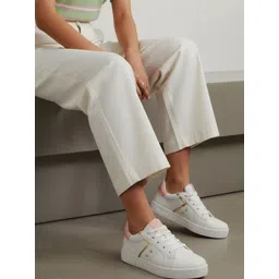 The Roadster Lifestyle Co Women Round Toe Lightweight Lace-Ups Sneakers