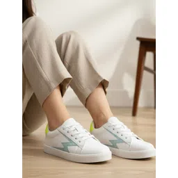 The Roadster Lifestyle Co Women Round Toe Lightweight Lace-Ups Sneakers