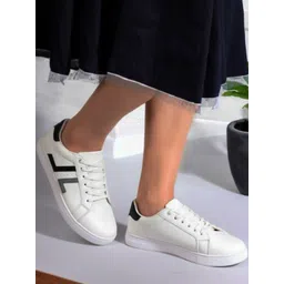 The Roadster Lifestyle Co Women Round Toe Lightweight Lace-Ups Sneakers