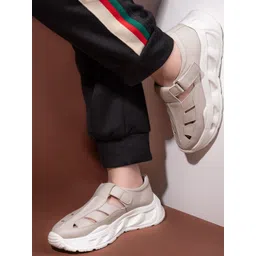 The Roadster Lifestyle Co Women Round-Toe Sneakers