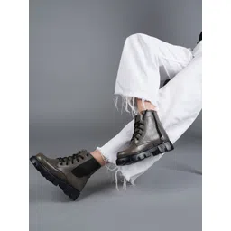 The Roadster Lifestyle Co Women Round Toe Velcro Winter Boots