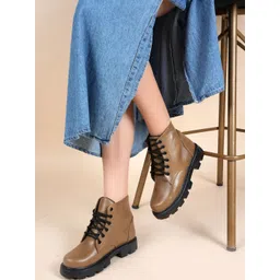 The Roadster Lifestyle Co Women Round Toe Zip Winter Boots