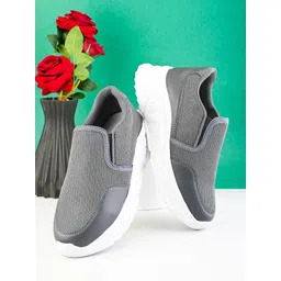 The Roadster Lifestyle Co Women Slipon Sneakers