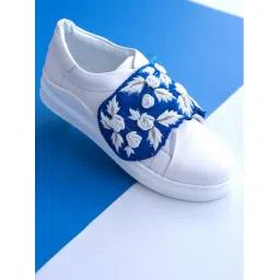 The Saree Sneakers Women's Blue & White Sneakers