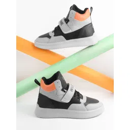 THE WHITE POLE Men Colourblocked High-Top Memory Foam Sneakers