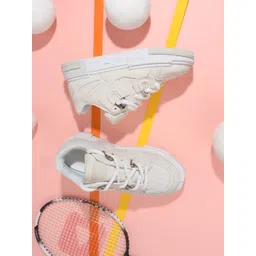 THE WHITE POLE Men Round Toe Lightweight Memory Foam Sneakers