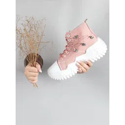 THE WHITE POLE Women Contrast Sole Canvas Lightweight Mid-Top Sneakers