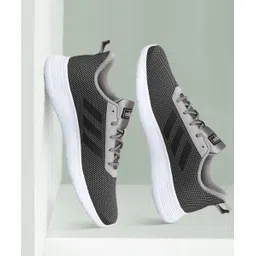 Throb M Running Shoes For Men