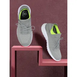 TPENT Men Antibacterial Woven Design Sneakers