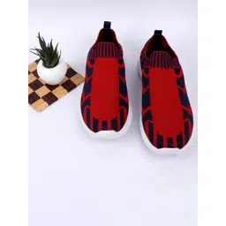 TPENT Men Colourblocked Anti Odour Slip-On Walking Shoes