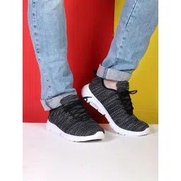 TPENT Men Multicoloured Woven Design Sneakers