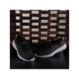 TPENT Men White Mesh Running Shoes