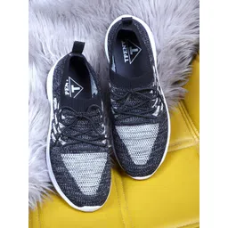 TPENT Men Woven Design Antibacterial Sneakers