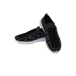 TPENT Men Woven Design Mesh Slip-On Sneakers