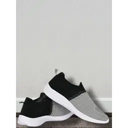 TPENT Women Colourblocked Slip-On Sneakers