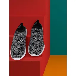 TPENT Women Slip-On Walking Shoes