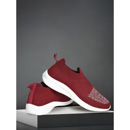 TPENT Women Textured Lightweight Slip-On Sneakers