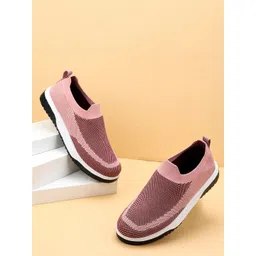 TPENT Women Textured Slip-On Sneakers