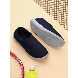 TRASE Women Slip-On Sneakers