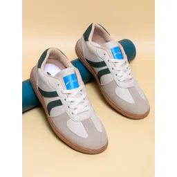 TRASE Women Sneakers