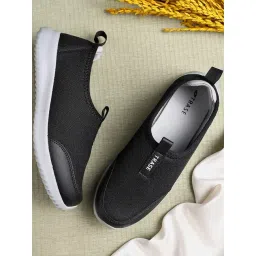 Trase Women's Black Walking Shoes