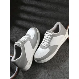 TROTUS Men Colourblocked Sneakers