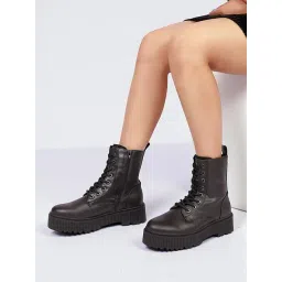 Truffle Collection Women's Black Ankle Boots