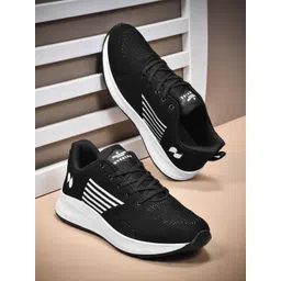 Trusted toes Men Colourblocked Sneakers