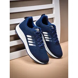 Trusted toes Men Colourblocked Sneakers