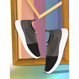 TRY FEET Women Woven Design Sneakers