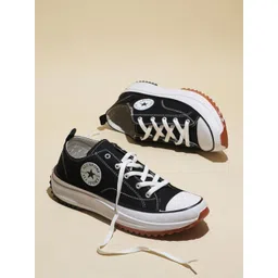 TRYME Men Colourblocked Sneakers