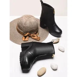 TRYME Women Block-Heeled Zip Closure Boots