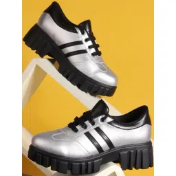 TRYME Women's Silver Sneakers