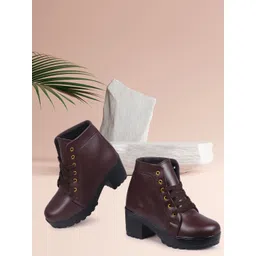 TWIN TOES Women Brown Solid Heeled Boots